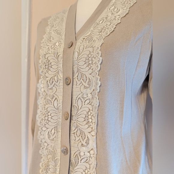 August Silk blend cardigan button down lace trim beige cream Med/large - Picture 3 of 15
